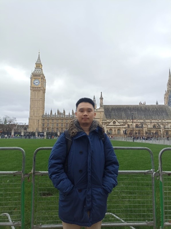 Dr. Tungki Pratama Umar, an Indonesian physician and University College London graduate, stands in front of the iconic Big Ben in London. He was recently recognized in Stanford University’s World’s Top 2% Scientists 2025 list for his global research impact.